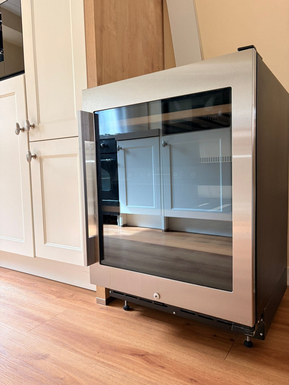 Wijnklimaatkast Fisher & Paykel met 2 zones, Witgoed en Apparatuur, Koelkasten en IJskasten, Ophalen, Minder dan 85 cm, 200 liter of meer