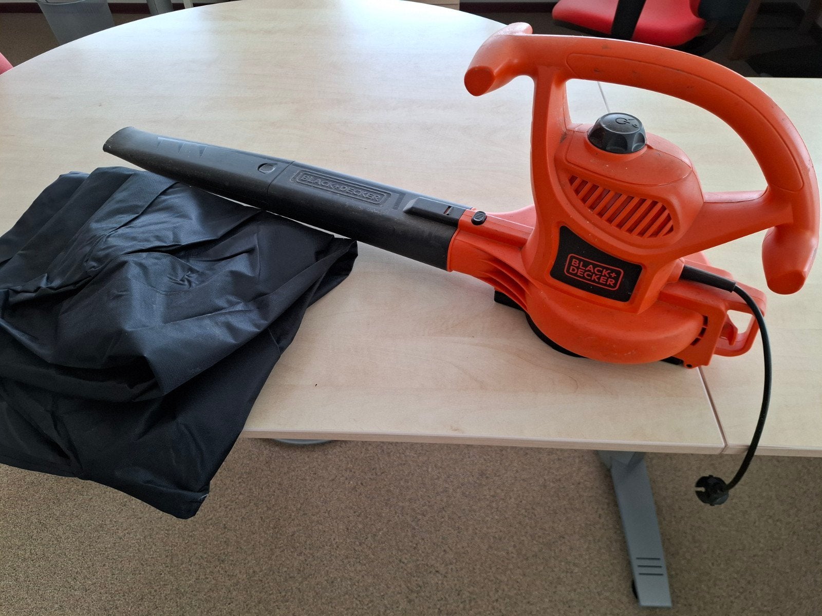 Black+Decker GW2500 Bladblazer met Zuigfunctie, Ophalen, Gebruikt, Met opvangzak, Elektrisch