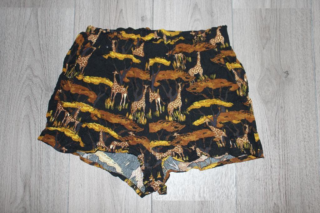 Korte broek met jungle design - giraffen - Primark maat 38, Maat 38/40 (M), Kort, Primark, Zwart
