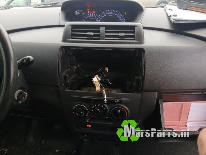 Kachel Bedieningspaneel van een Daihatsu Materia, Auto-onderdelen, Gebruikt, Daihatsu, -, -