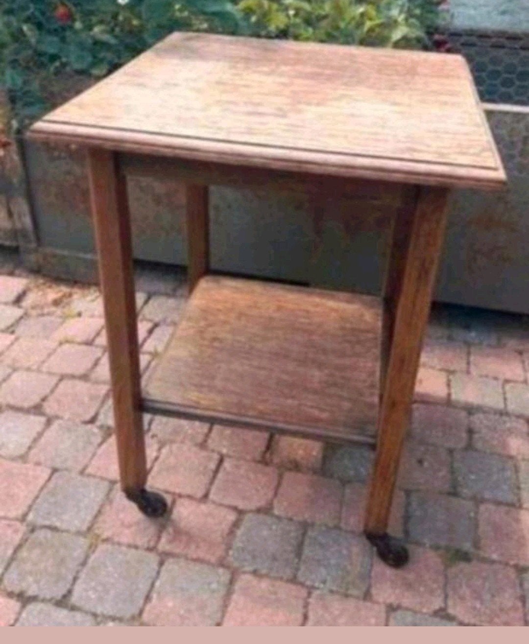 Vintage Houten Bijzettafel op Wieltjes, Minder dan 55 cm, Gebruikt, Vierkant, Ophalen of Verzenden