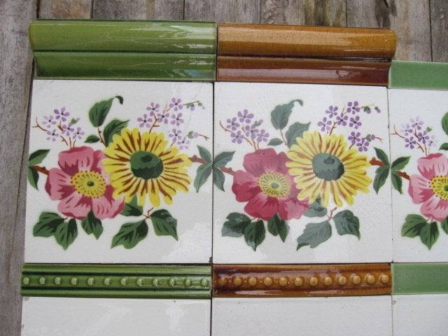 37 stuks antieke wandtegels met vrolijke bloemen 15x15cm, Ophalen