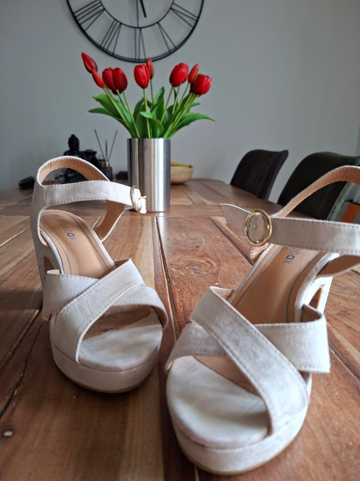 Bluebox sandalen met hak - Maat 38, Blue Box, Beige, Zo goed als nieuw, Sandalen of Muiltjes