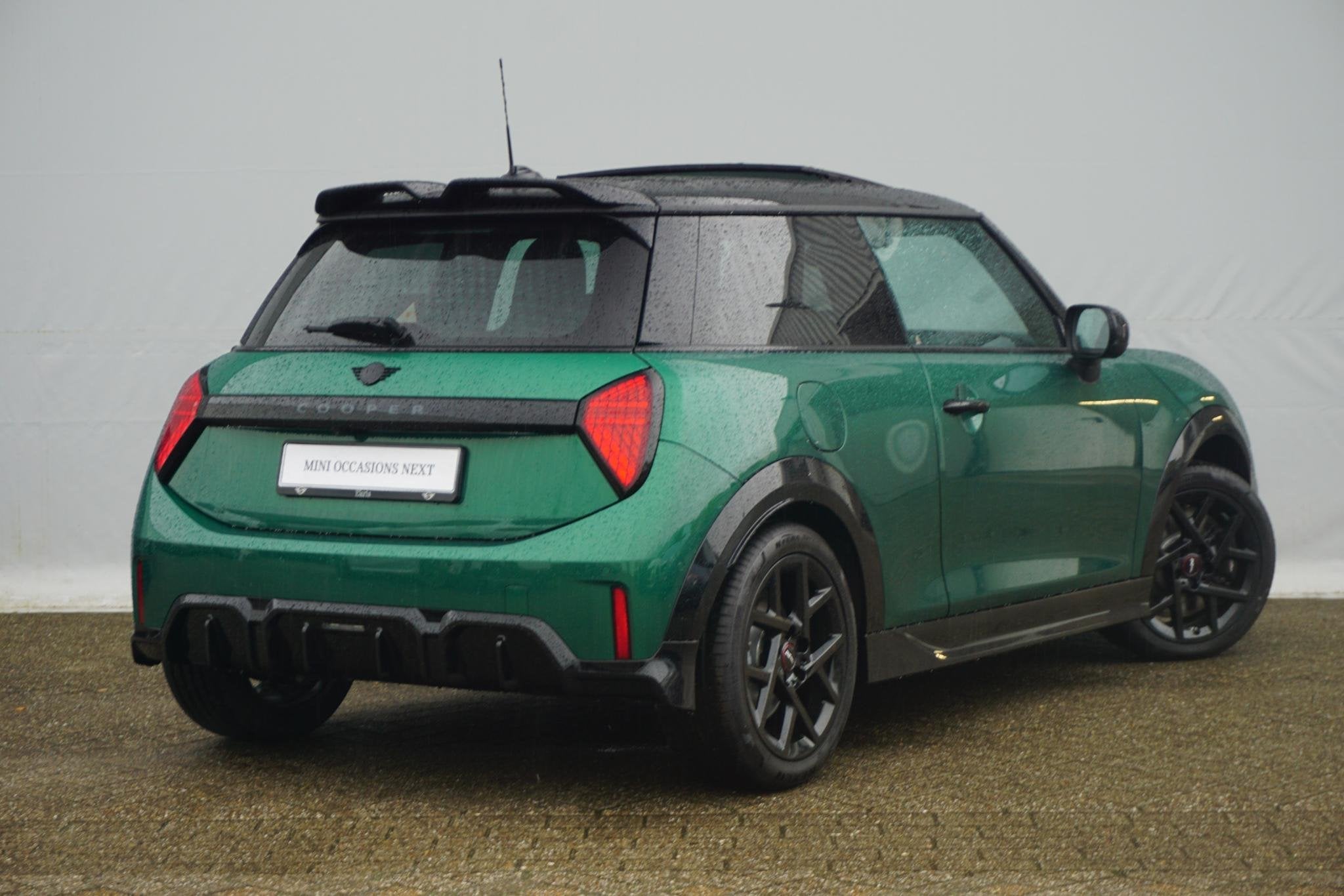 MINI 3-Deurs Cooper C John Cooper Works Uitvoering | Pakket, Gebruikt, 156 pk, Met garantie (alle), 4 stoelen