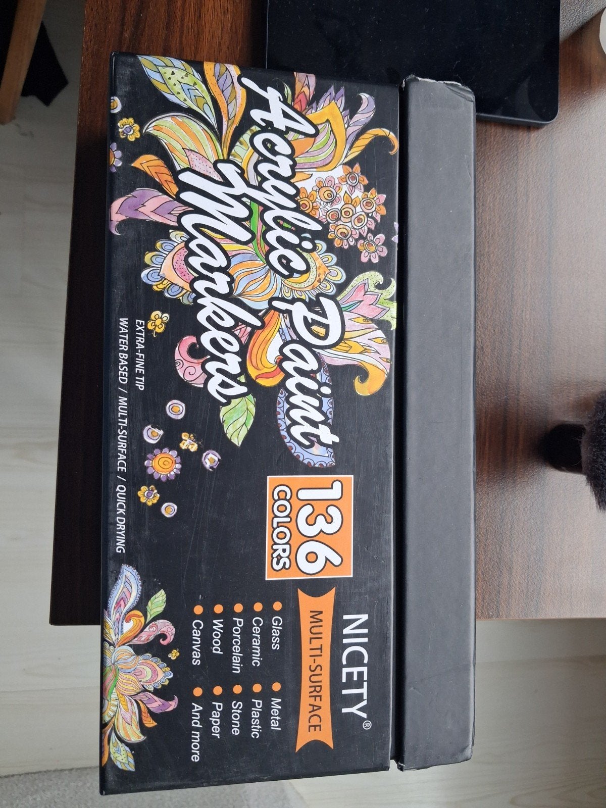 Nieuwe Nicety Acrylverf Markers Set - 136 Kleuren, Hobby en Vrije tijd, Ophalen, Nieuw, Potlood of Stift