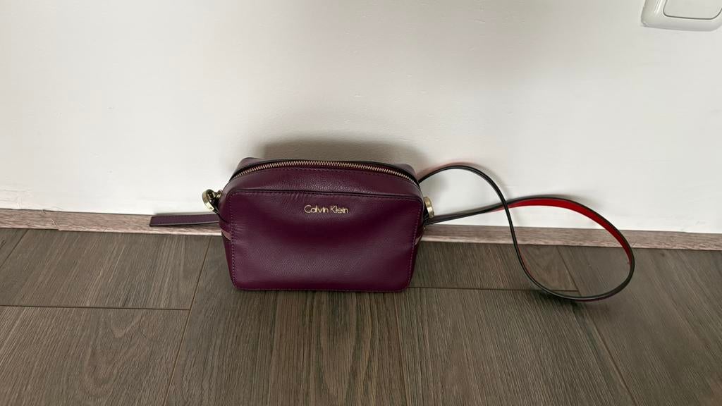 Calvin Klein paars tasje crossbody, Ophalen of Verzenden, Zo goed als nieuw, Paars, Schoudertasje