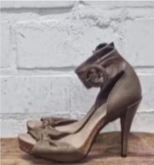 Pedro Garcia - Prachtige leren heels maat 38 - ZGAN, Pumps, Beige, Ophalen of Verzenden, Zo goed als nieuw