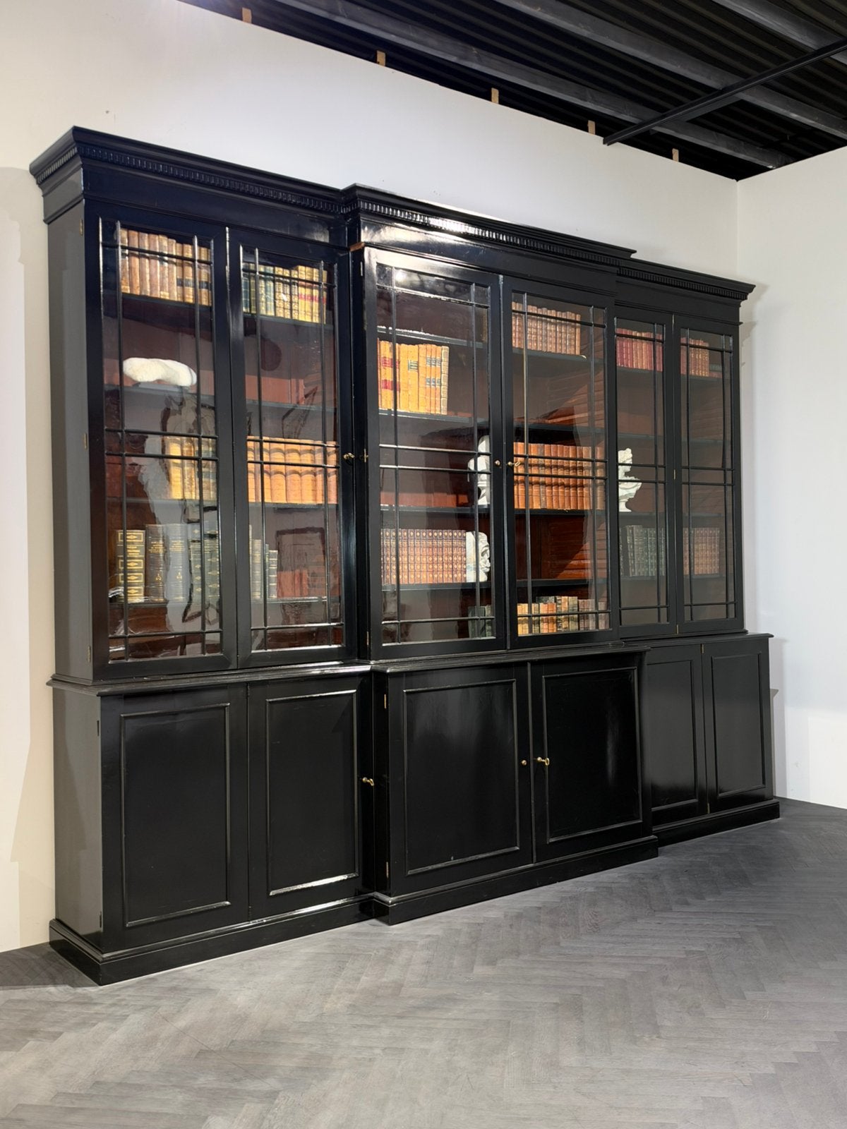Engelse Bibliotheekkast ca. 1880 zwart