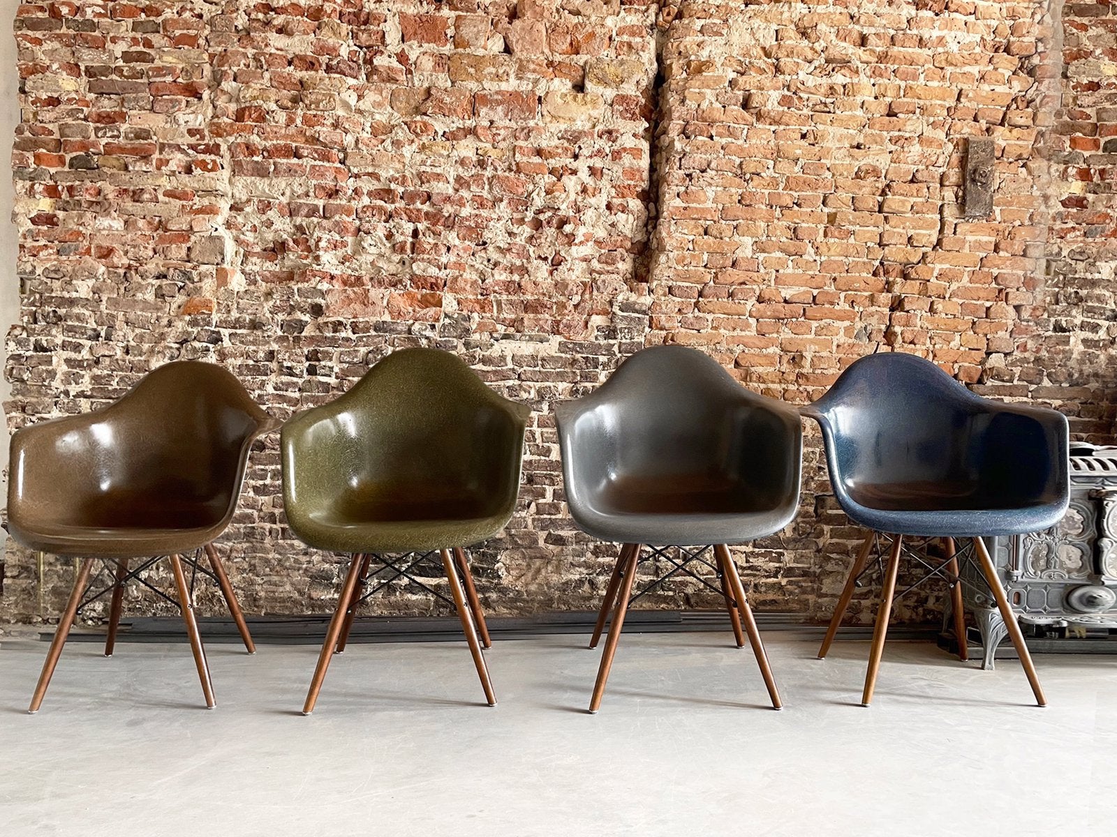 Zeer zeldzame set Eames armchairs uit eigen verzameling, Ophalen of Verzenden, Zo goed als nieuw, Overige kleuren, Eén