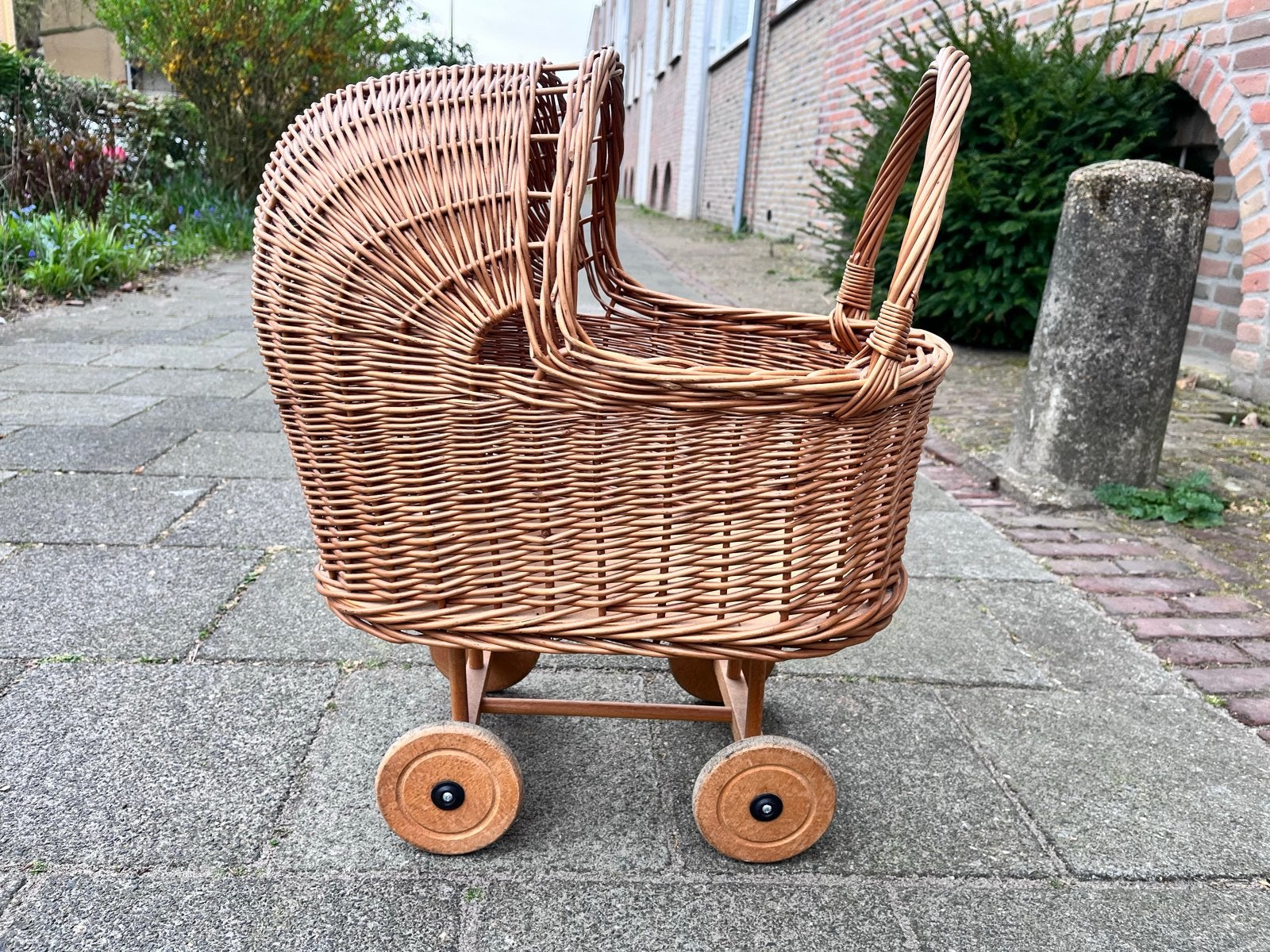 Vintage Rieten Poppenwagen, Ophalen, Gebruikt, Meisje