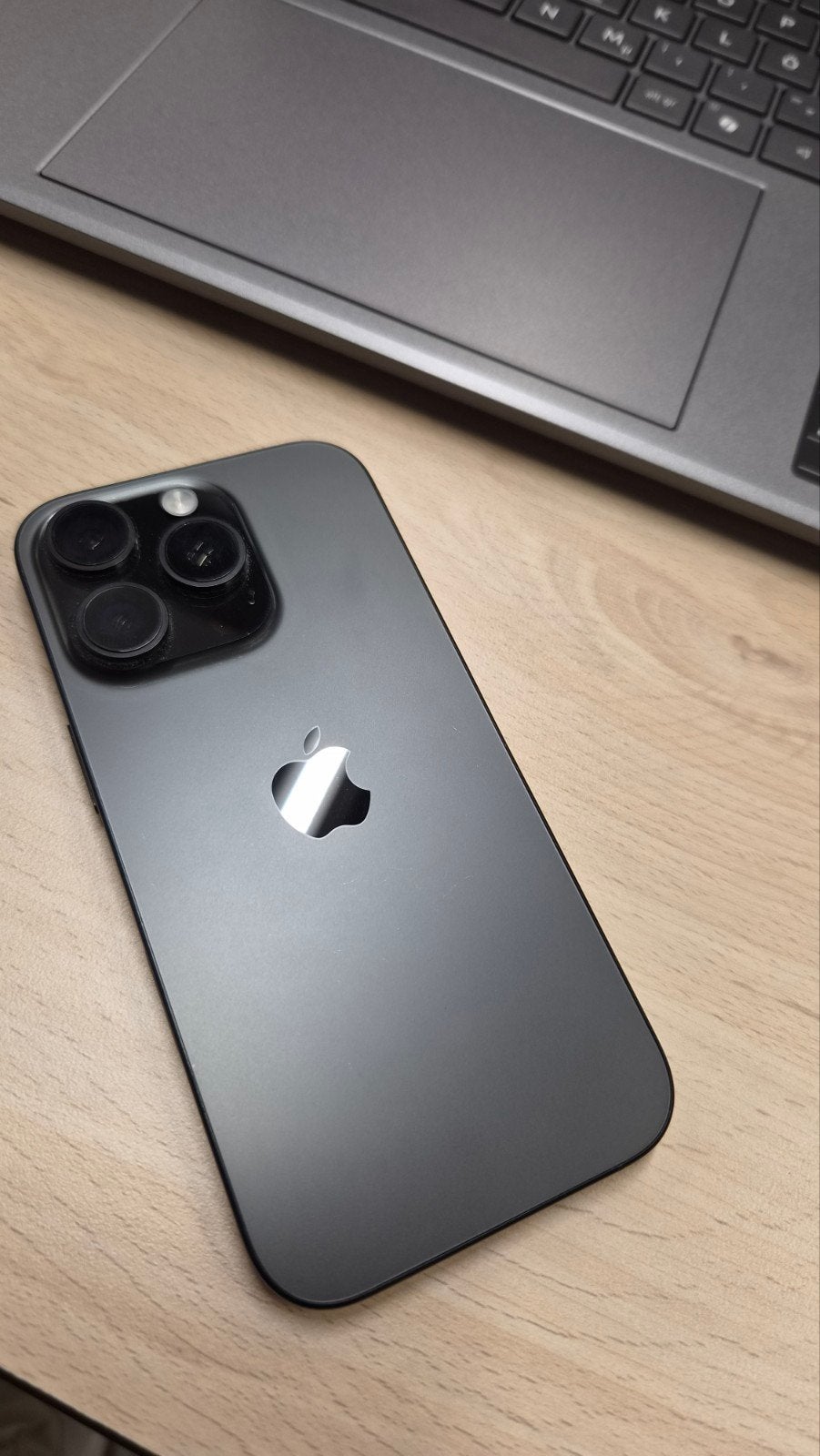 Foto 2 van iPhone 16 Pro 256 GB - Zo goed als nieuw