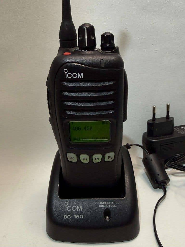icom ic f4162s met tafellader, Telecommunicatie, Gebruikt, Telefoon, Ophalen of Verzenden, Guaestus Trading
