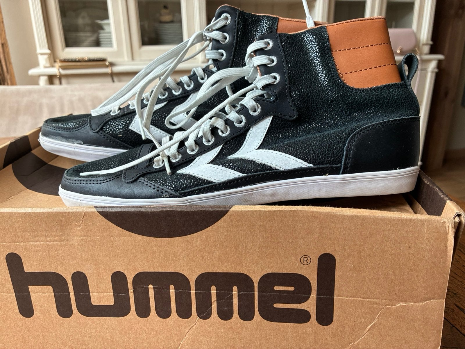 Nieuwe hummel schoenen veter maat 41, Ophalen of Verzenden, Nieuw, Zwart