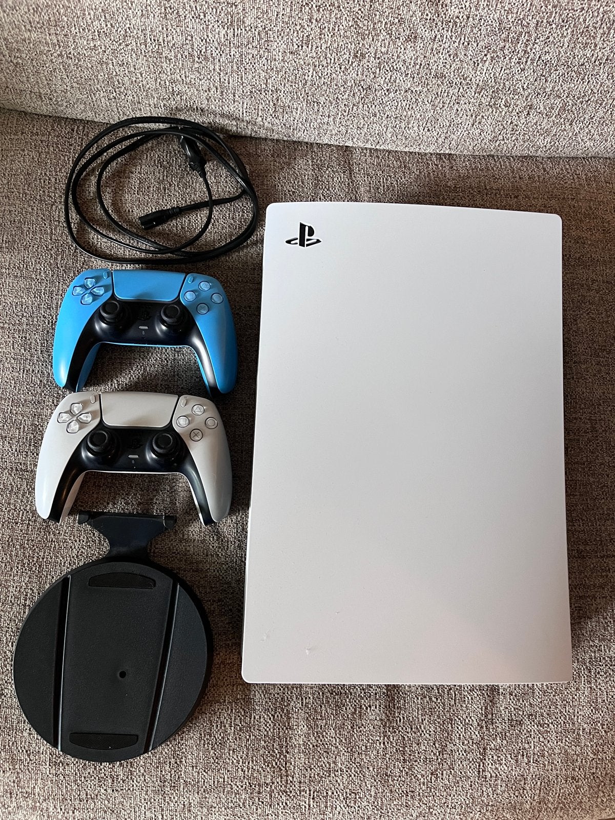 Playstation 5 Digital + 2 controllers, Spelcomputers en Games, Spelcomputers | Sony PlayStation 5, Ophalen of Verzenden, Zo goed als nieuw