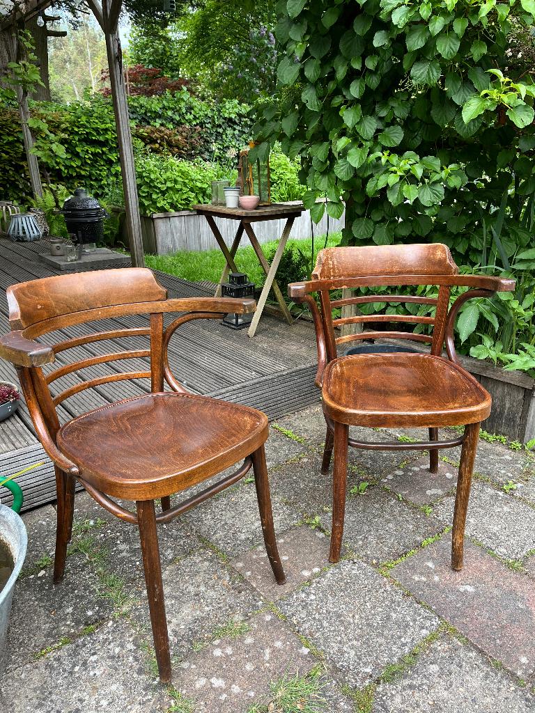 Thonet stijl eetstoel met leuning, Ophalen, Gebruikt, Twee, Bruin