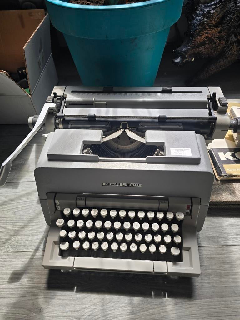 Olivetti linea 98 typmachine, Diversen, Typemachines, Ophalen