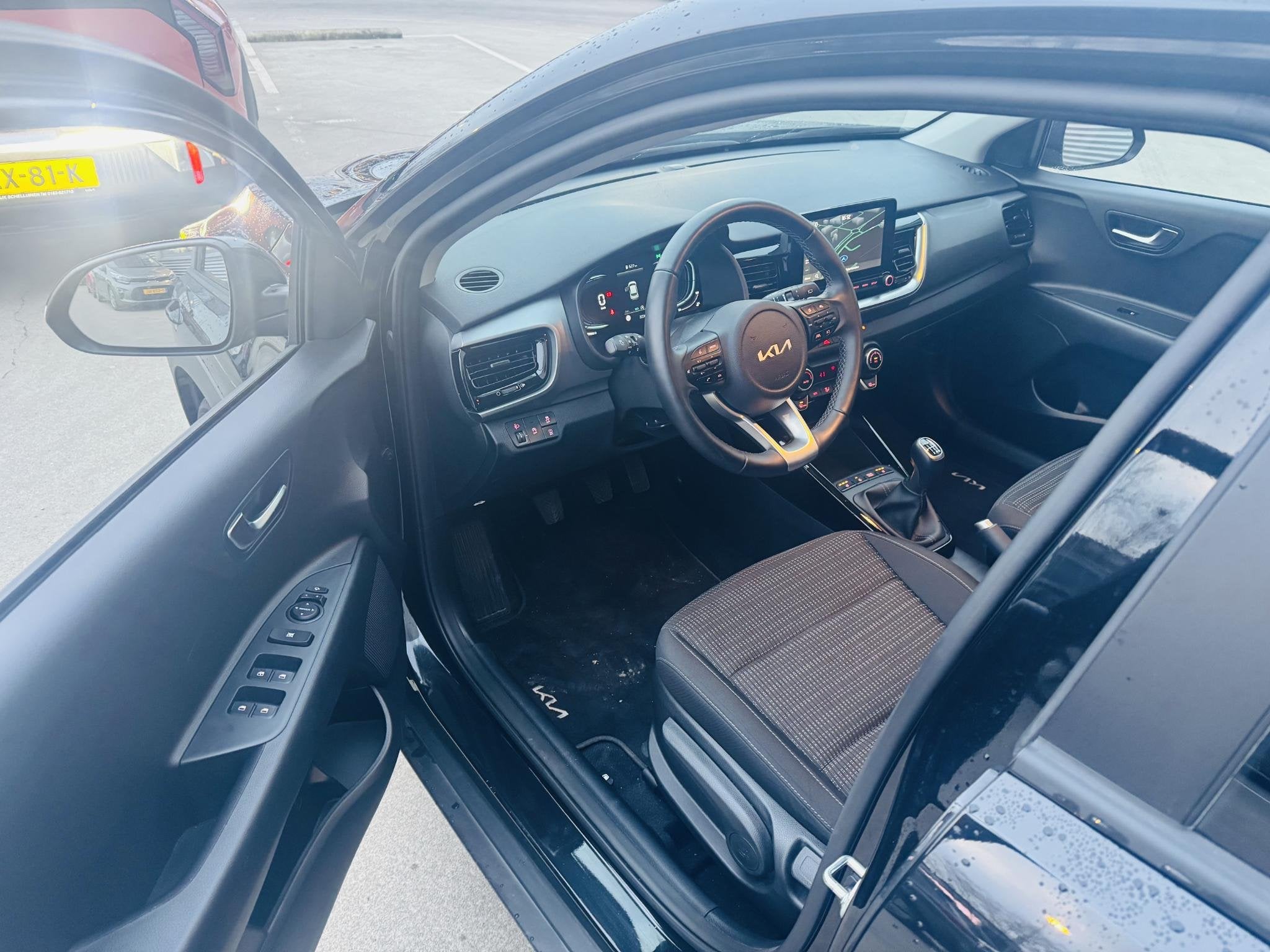 Kia Stonic 1.0 T-GDi MHEV DynamicPlusLine Keyless | Privacyg, Voorwielaandrijving, Euro 6, Zwart, Origineel Nederlands