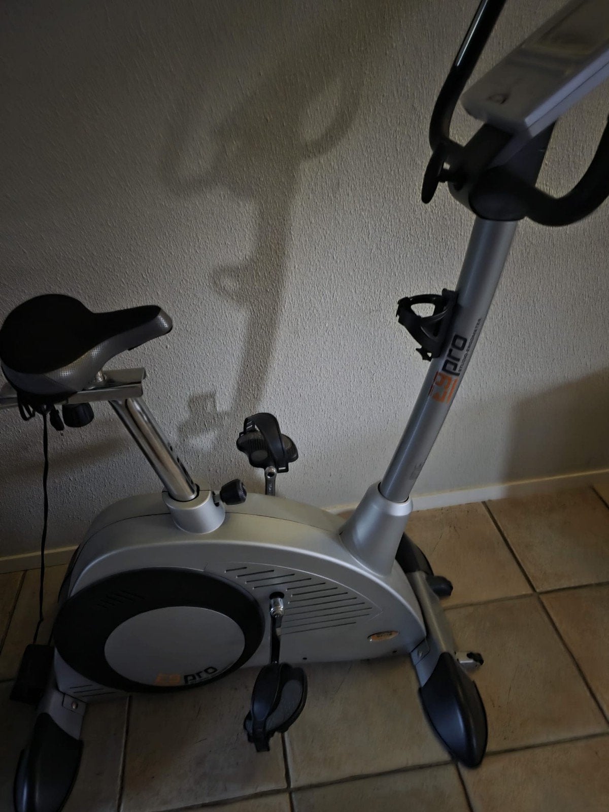 Hometrainer F9 Pro Studio-Ergometer - Ophalen in Ruurlo, Sport en Fitness, Ophalen, Gebruikt, Metaal, Benen