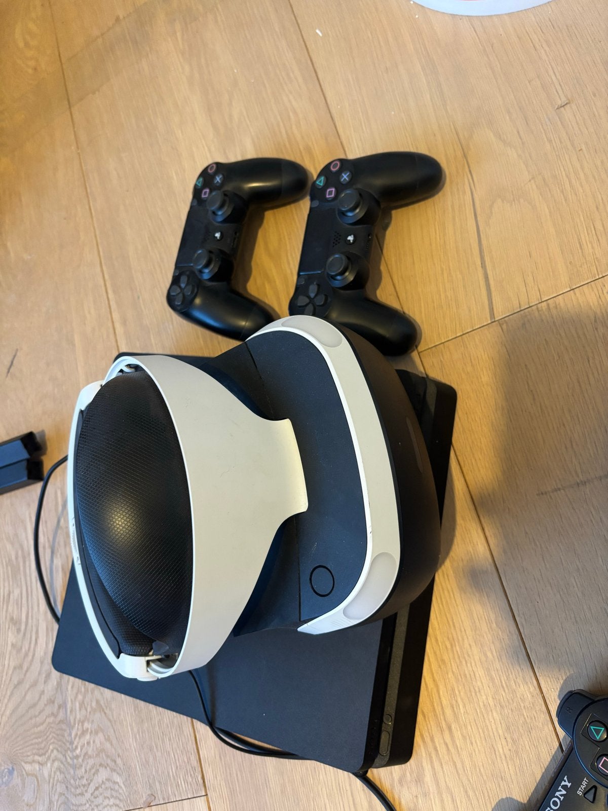 PS4 Pro 1TB met 2 controllers, VR bril en 12 games, Ophalen, Met games, Met 2 controllers, Zo goed als nieuw