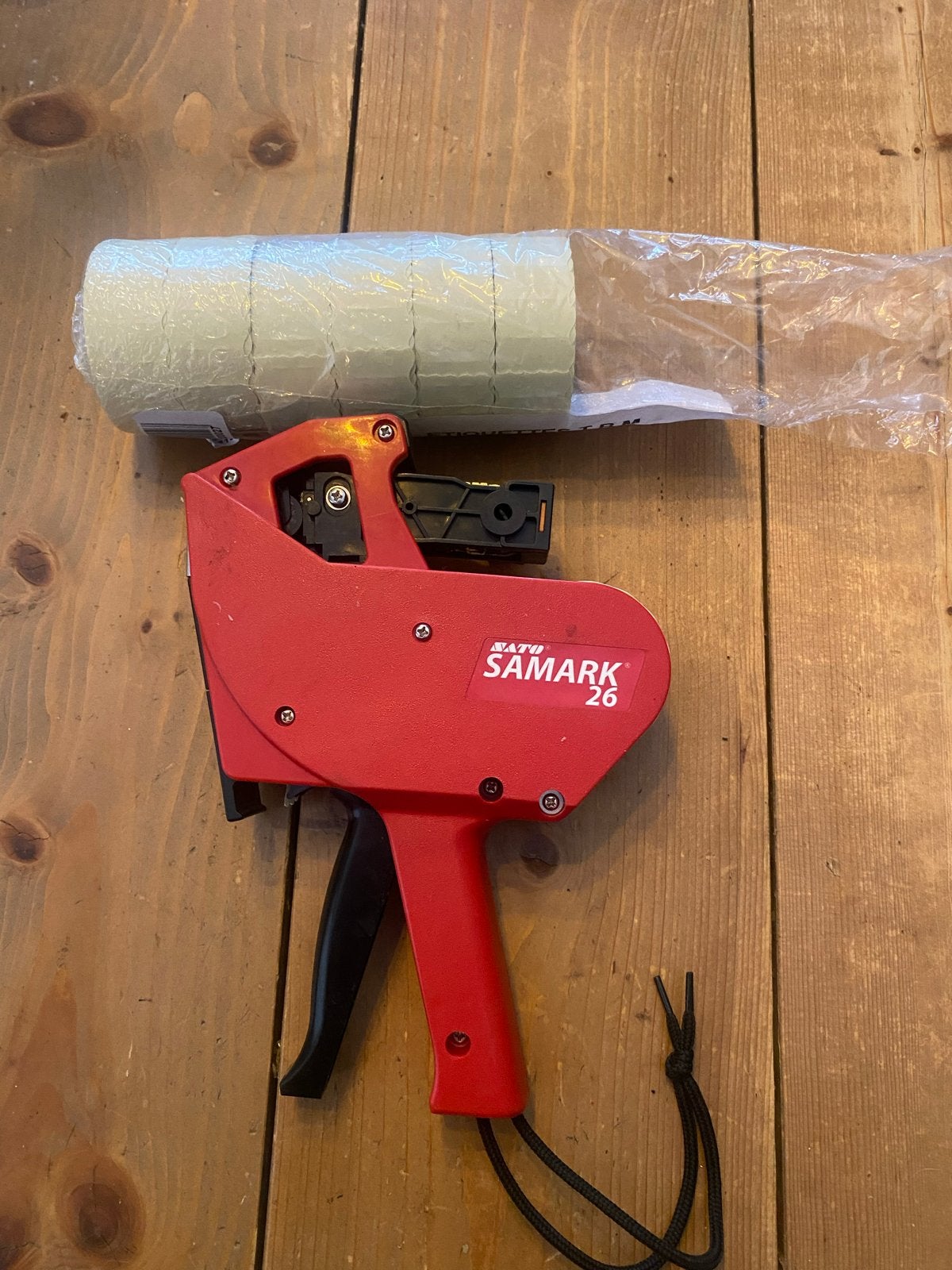 SATO Samark 26 prijstang met rollen etiketten, Diversen, Ophalen, Gebruikt