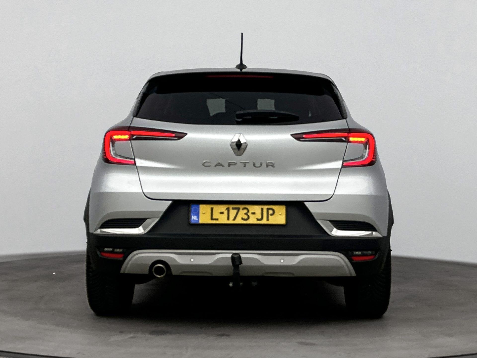 Renault Captur 1.3 TCe Intens 140PK | Automaat | Trekhaak |, Auto's, Gebruikt, 4 cilinders, Parkeersensor, Leder en Stof