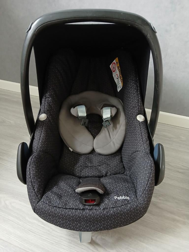 Maxi Cosi Pebble met verkleiner, Ophalen of Verzenden, 0 t/m 13 kg, Maxi-Cosi, Gebruikt