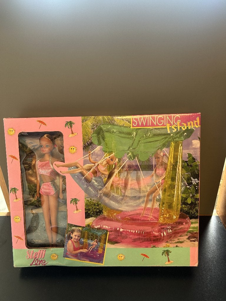 Steffi love swinging island, Verzamelen, Poppen, Ophalen of Verzenden, Nieuw, Pop
