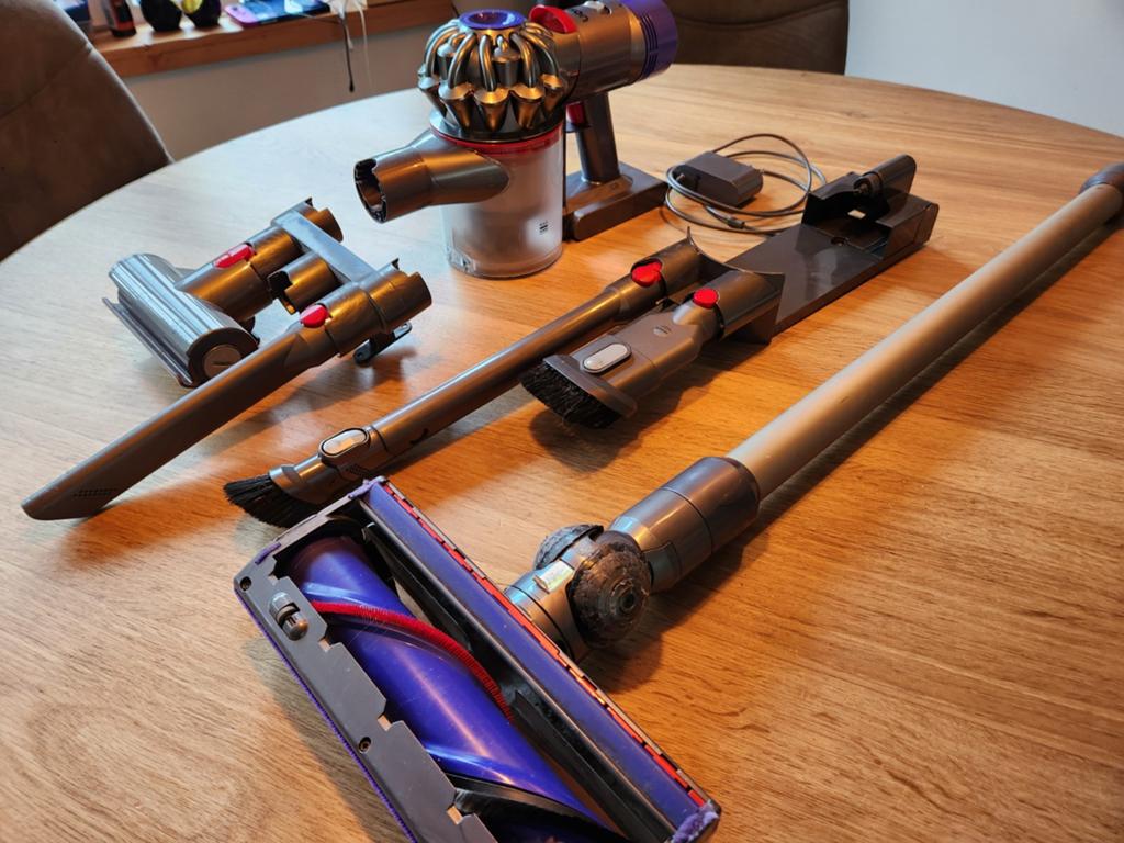 Dyson V8 snoerloze stofzuiger, Witgoed en Apparatuur, Stofzuigers, Ophalen of Verzenden