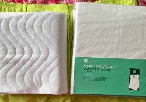 Nieuw! 2 Hema Matrasbeschermers 90 x 200 cm, Eenpersoons, Matrasbeschermer, Wit, Overige materialen
