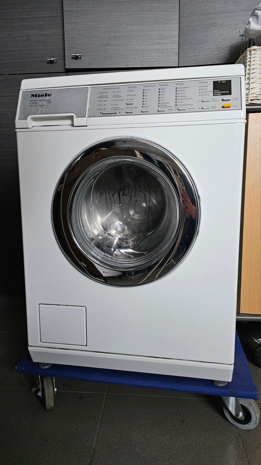 Miele Wasmachine Softcare V 5645 Voor onderdelen / oud ijzer, Witgoed en Apparatuur, Wasmachines, Ophalen of Verzenden, Voorlader