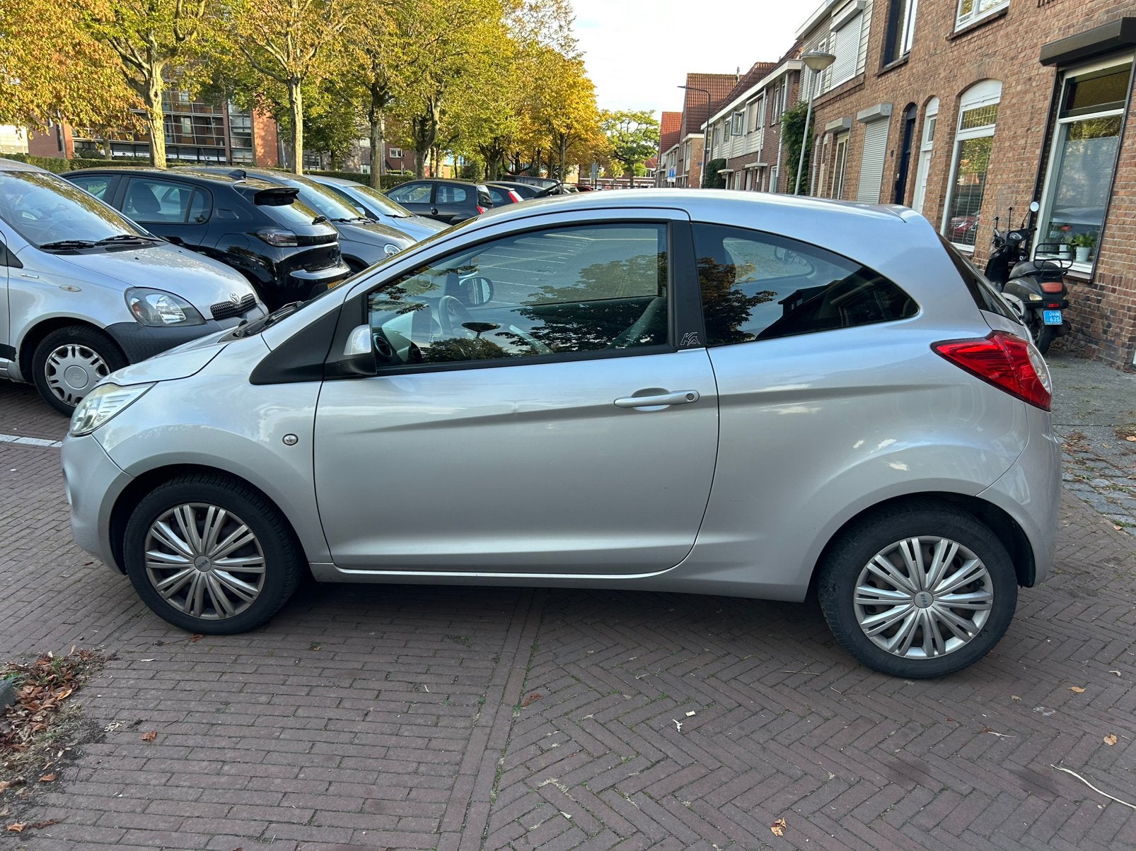 Ford Ka 1.2 51KW 2010 Grijs, Voorwielaandrijving, 1242 cc, 4 cilinders, 4 stoelen