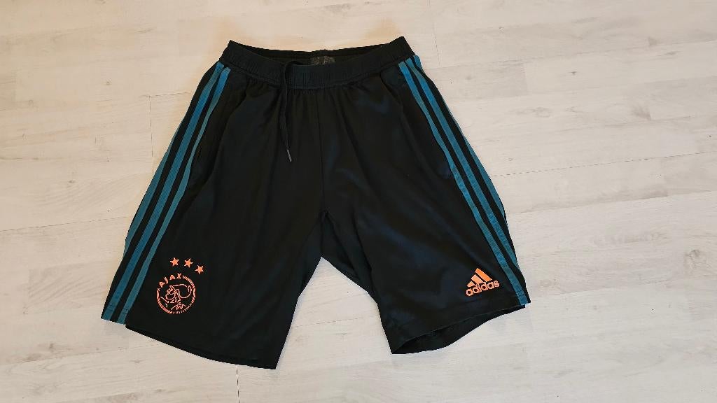 Ajax Training Short! Seizoen 19/20! Mt S!, Kleding | Heren, Sportkleding, Zo goed als nieuw, Voetbal, Maat 46 (S) of kleiner, Rood
