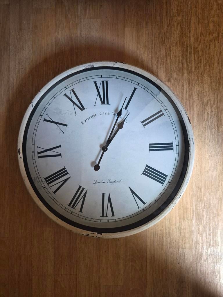 Grote wandklok met Romeinse cijfers - Edinburgh Clock Works, Ophalen, Gebruikt, Analoog, Wandklok