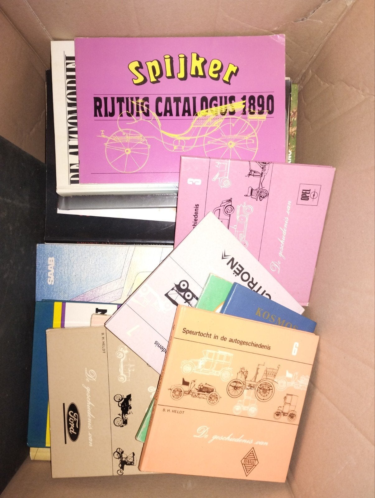 Grote collectie autobrochures en boeken, Boeken, Ophalen of Verzenden, Gelezen, Algemeen