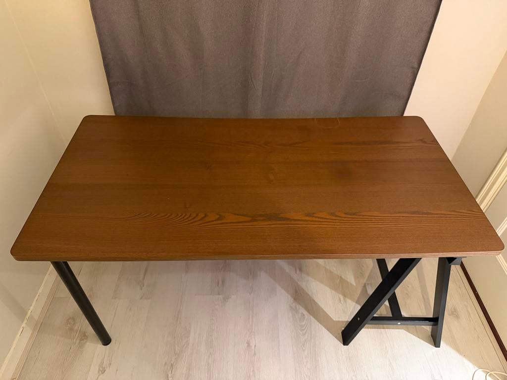 IKEA bureau (tafelblad) met poten en schraag, Huis en Inrichting, Ophalen, Demontabel, Hout, Bruin