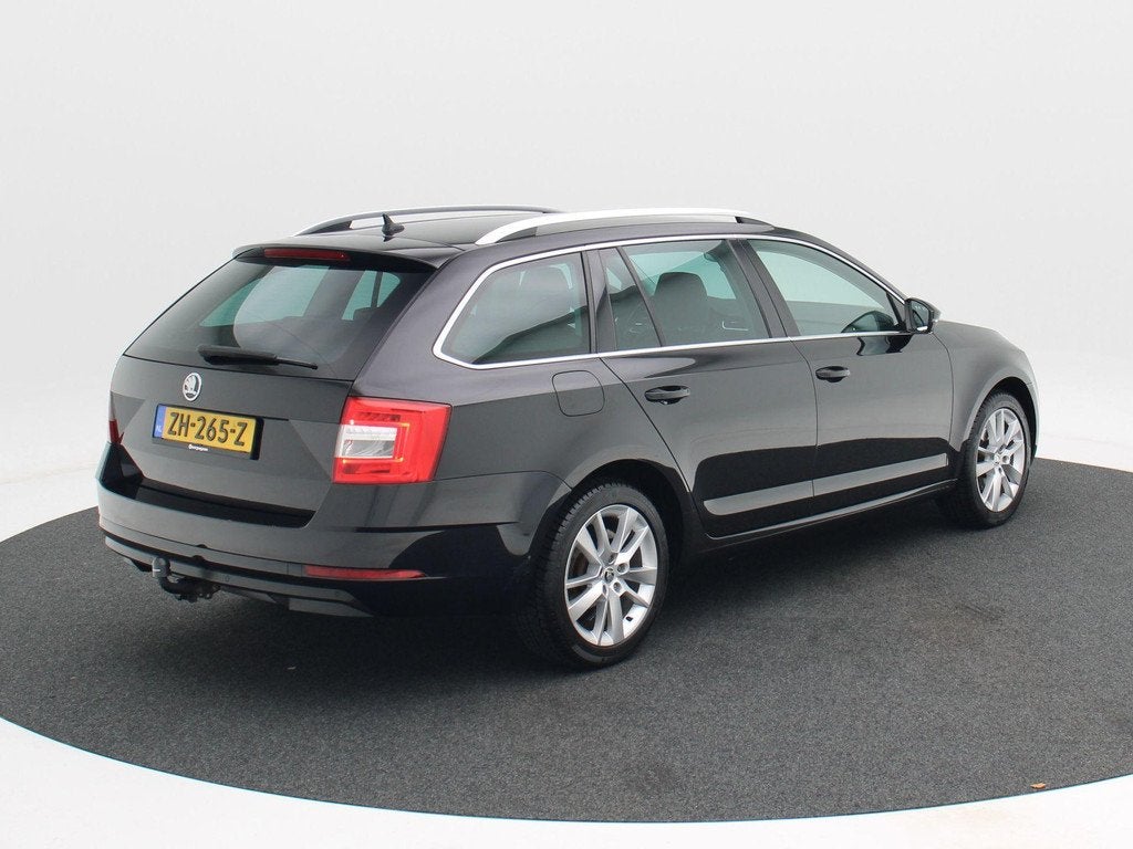 Skoda Octavia Combi 1.0 TSi 115 Pk Automaat Ambition Busines, Auto's, Skoda, Gebruikt, Zwart, Origineel Nederlands, 3 cilinders