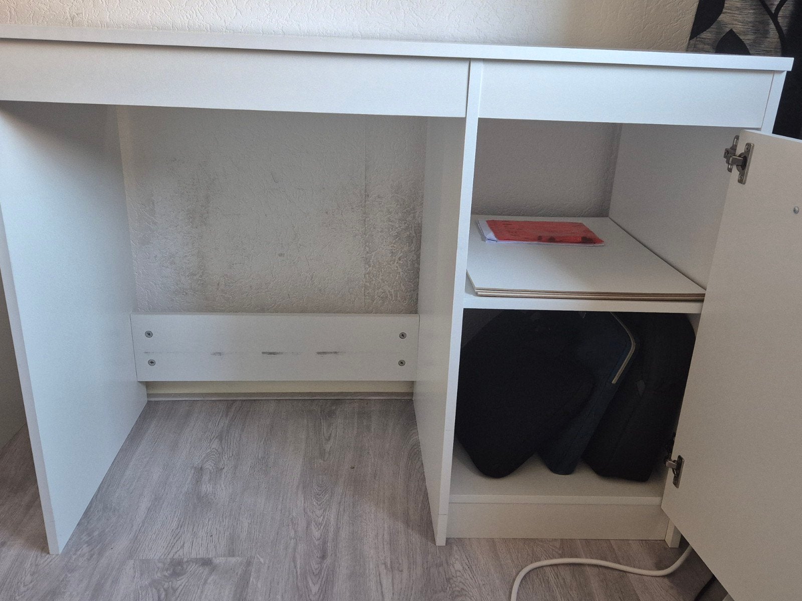Wit bureau met opbergruimte en kastje, Ophalen, Opbergruimte, Gebruikt, Spaanplaat of MDF