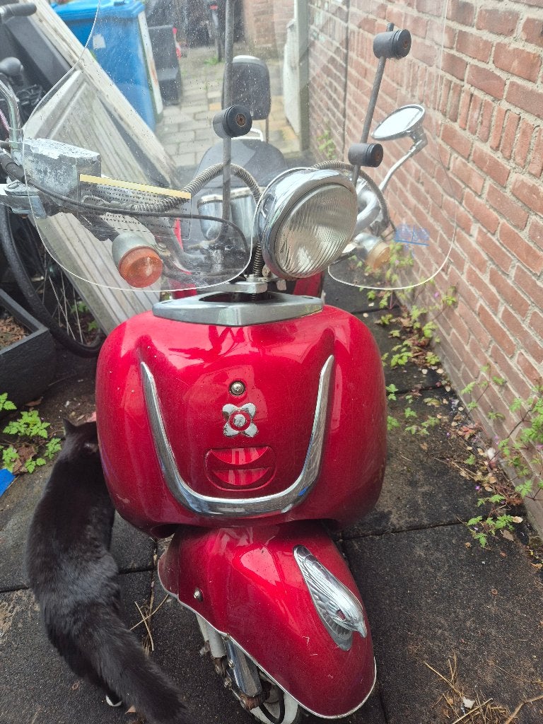 Agm retro scooter, Fietsen en Brommers, Ophalen, Gebruikt, Agm, Benzine