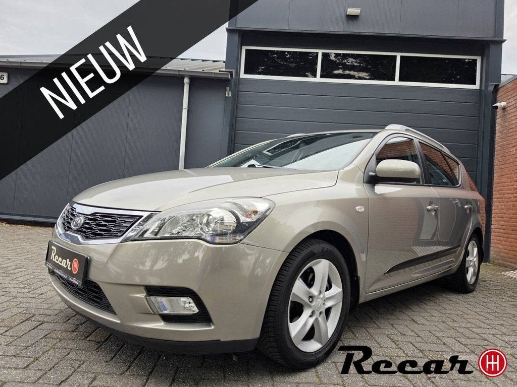 Kia cee'd - Sporty Wagon 1.4 CVVT Navigator Plus Pack, Auto's, Kia, Euro 5, Gebruikt, 1396 cc, Bedrijf