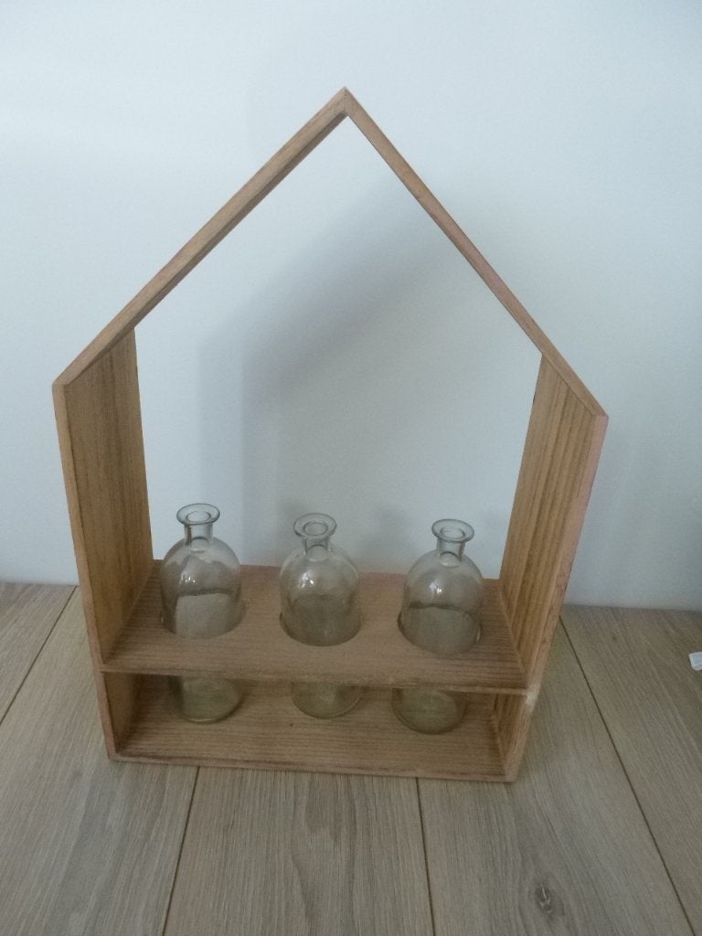 houten huis met 3 glazen vazen afm. 36x15x50,  zgan, Ophalen of Verzenden, Zo goed als nieuw