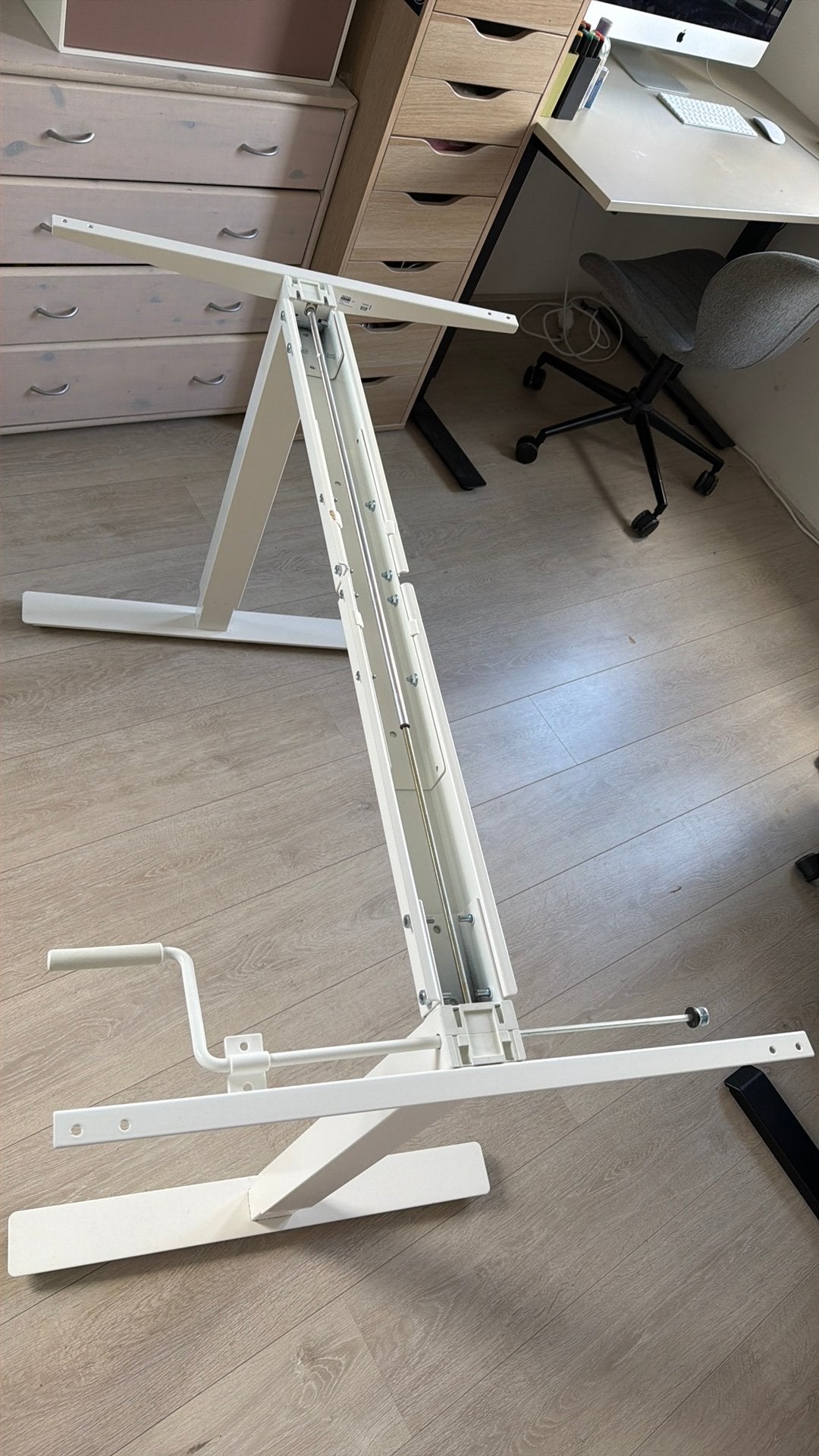 IKEA Trotten Zit-sta bureau onderstel, wit, Huis en Inrichting, Bureaus, Ophalen, Zit-sta bureau, 120 cm, Metaal