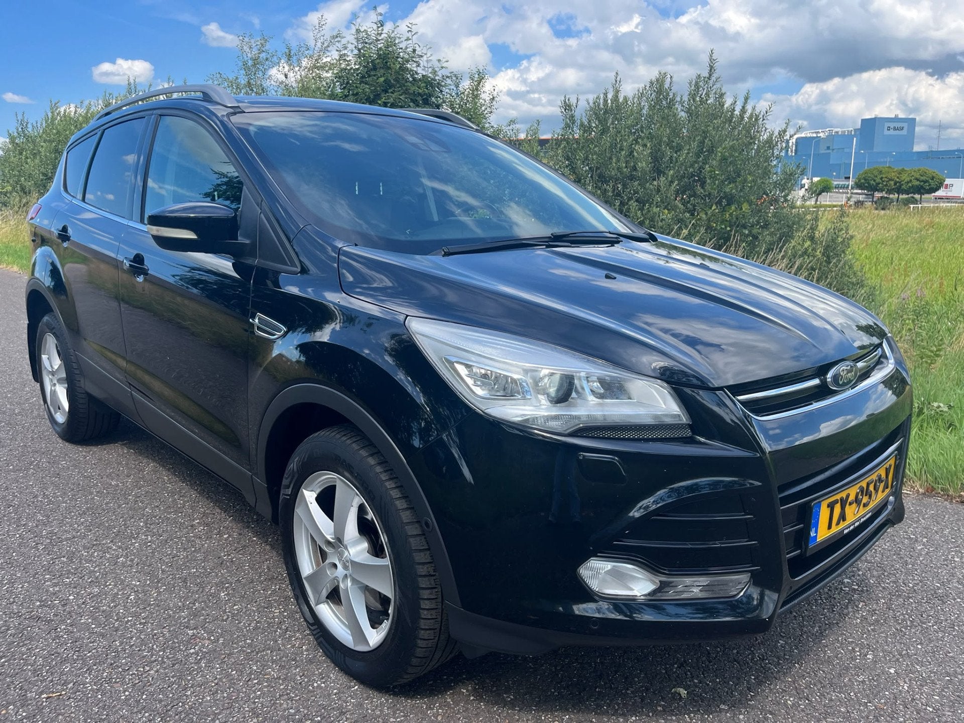 Ford Kuga 1.6 | Automaat | Clima | Cruise | Achteruitrijcame, Auto's, Ford, Euro 5, Gebruikt, 4 cilinders, Zwart