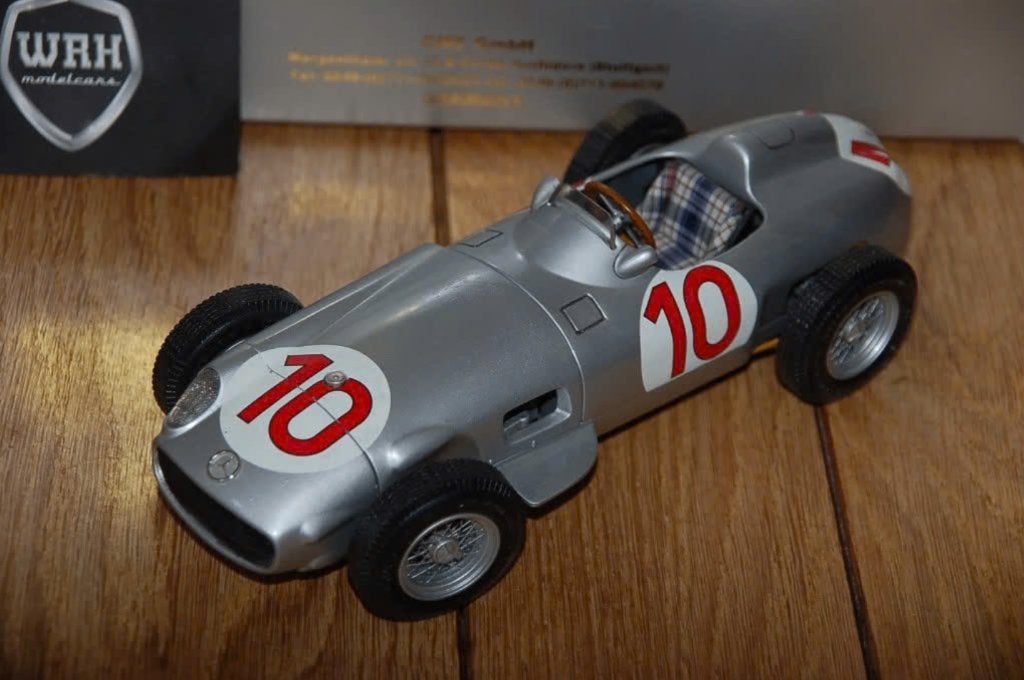 1:18 Mercedes W196 Monoposto #10 CMC ZIE INFO WRH, Verzenden, Zo goed als nieuw, Auto, Overige merken