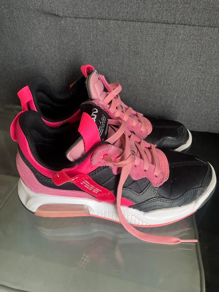 Nike Air Jordan 200E sneakers zwart/roze, Ophalen of Verzenden, Zo goed als nieuw, Hardloopschoenen, Nike