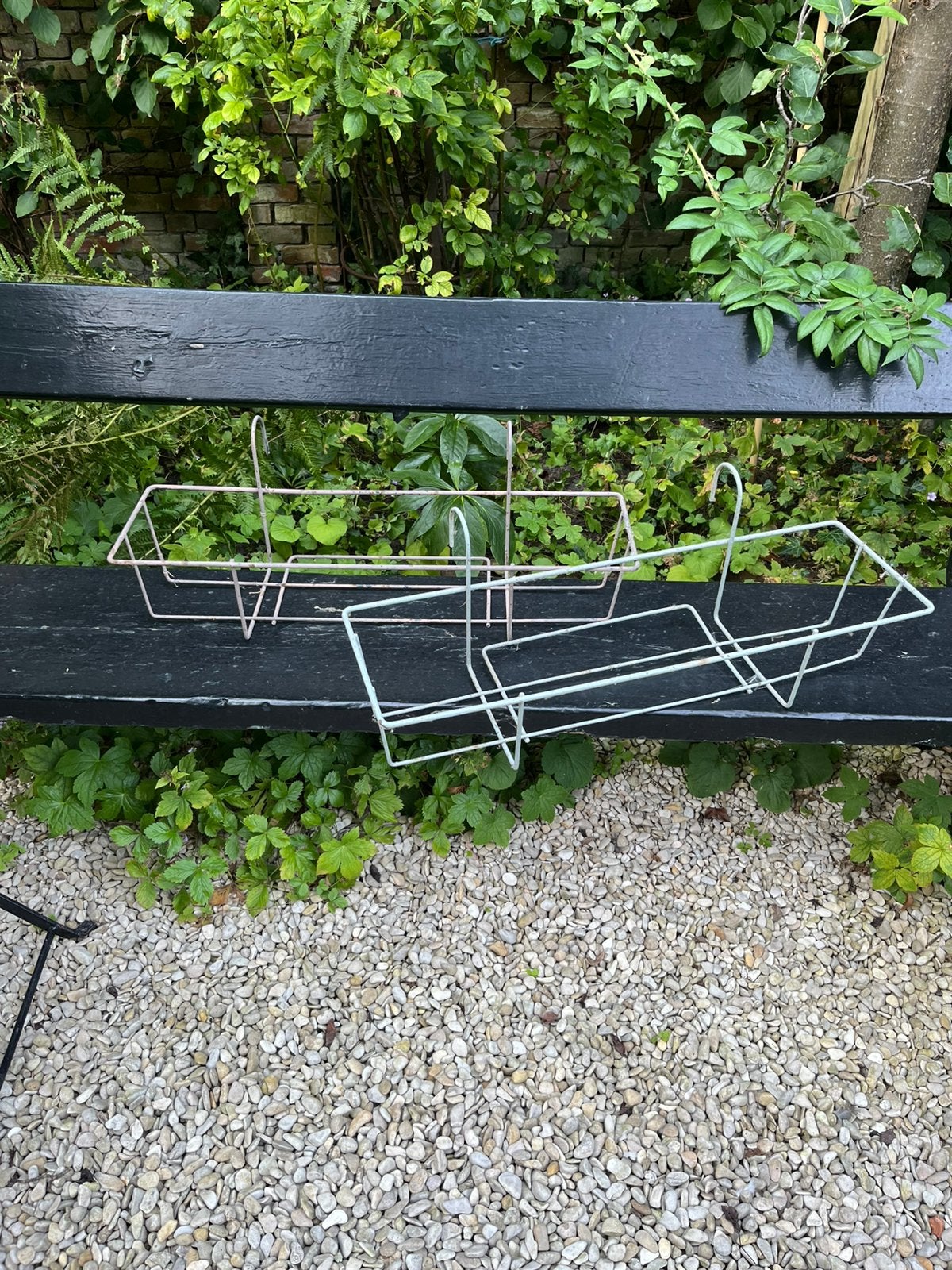 ANTIEKE IJZEREN BLOEMBAK HOUDERS HANGERS PLANTEN TERRAS TUIN, Minder dan 30 cm, Rond, Ophalen of Verzenden, Zo goed als nieuw