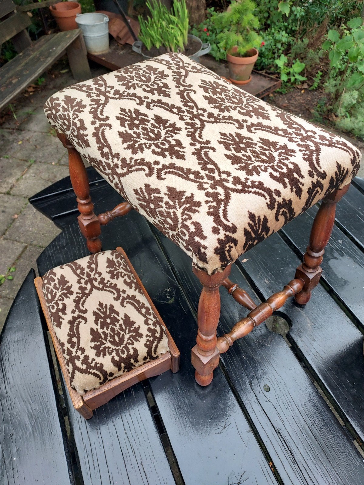 2 Antieke krukjes met gebloemde bekleding, Ophalen of Verzenden