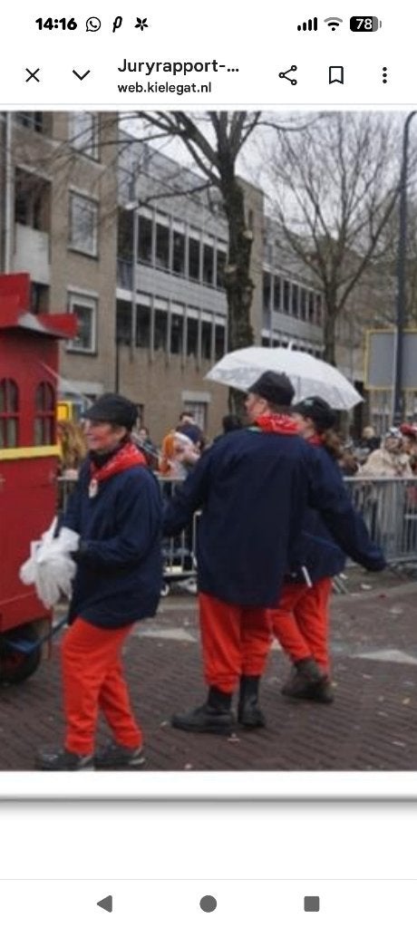 set 7 boerenkielen, rode broek, pet, sjaal, carnaval, Ophalen of Verzenden, Gedragen