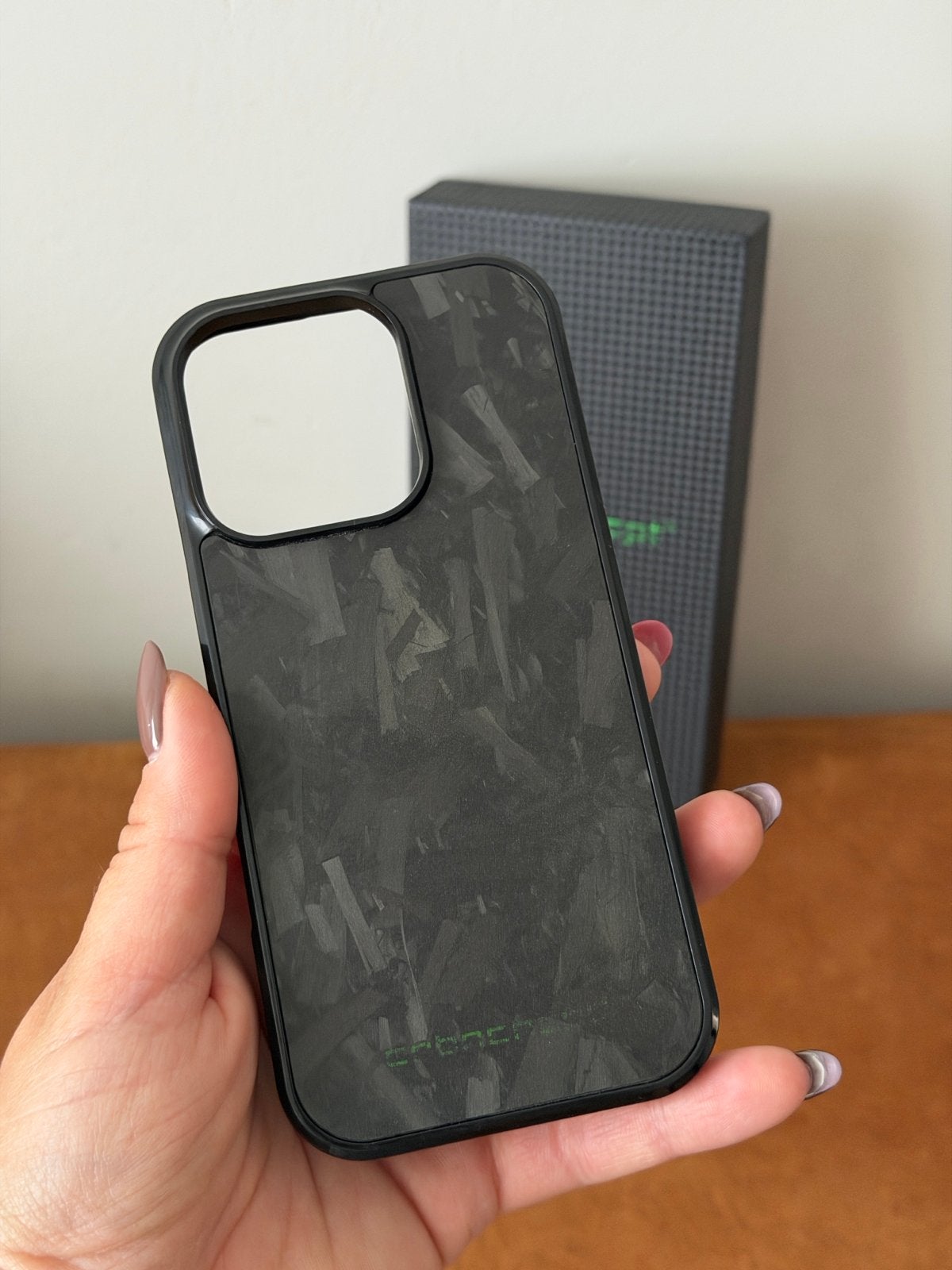 Carbon Hoesje voor iPhone 16 Pro - Stijlvolle Bescherming, Telecommunicatie, IPhone 16 Pro, Krasbestendig, Overige merken, Nieuw