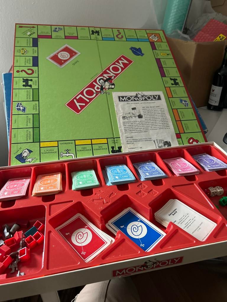 Monopoly - Het klassieke vastgoedspel, Drie of vier spelers, Ophalen of Verzenden, Gebruikt