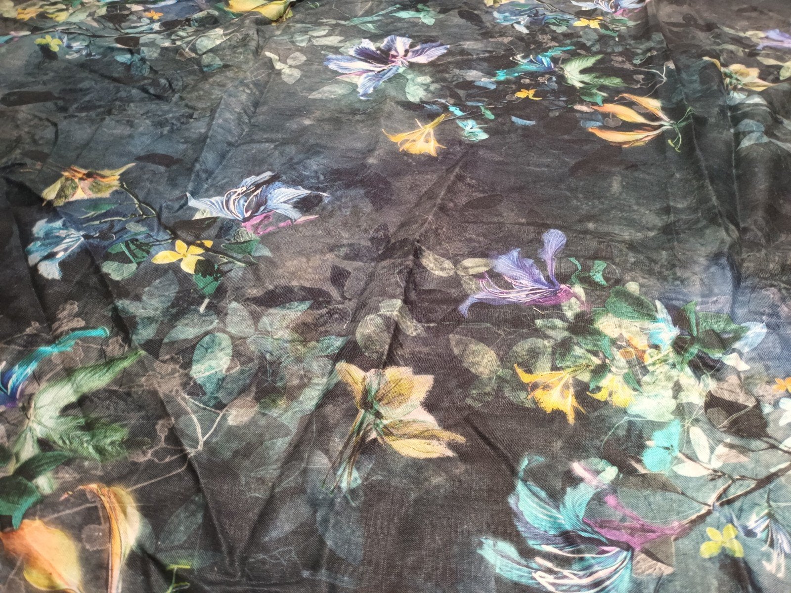 Lap stof ong 255 x 405 cm jungle fever design by chivasso, Gebruikt, 120 cm of meer, 200 cm of meer, Ophalen of Verzenden